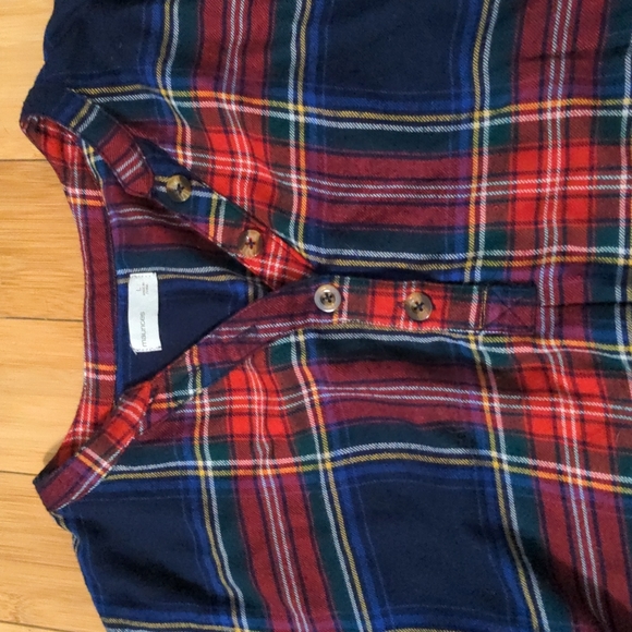 Cute flannel Henley - Picture 3 of 4